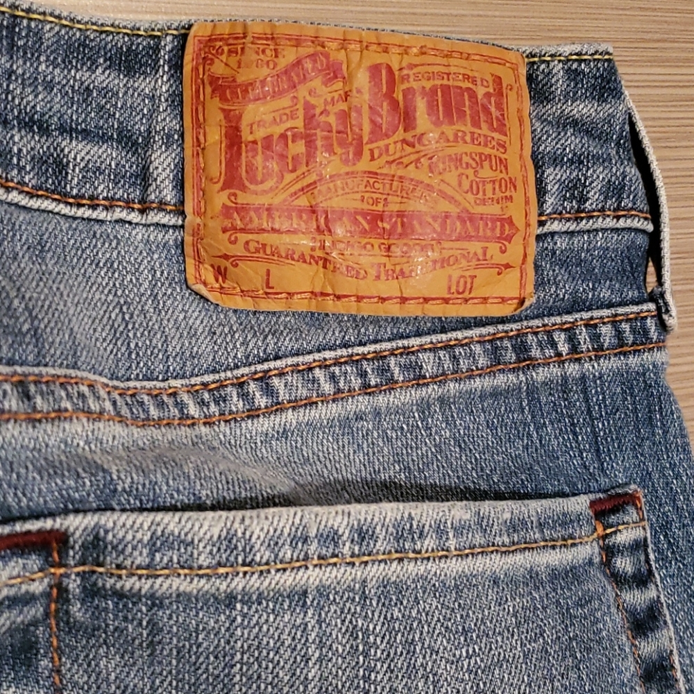 Lucky Brand Low Rise Light Wash Bootcut Jeans Whiskered Sz 26 - Picture 7 of 16